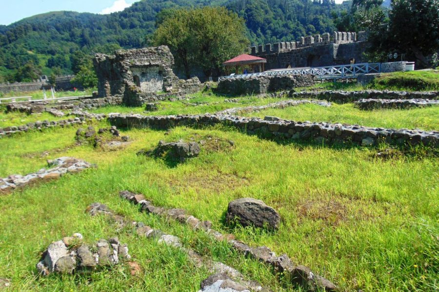 Экскурсия в Крепость Гонио